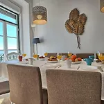 Localtraveling Alfama River View - Family *