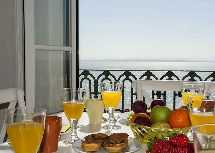 Localtraveling Alfama River View - Family Lejlighed *